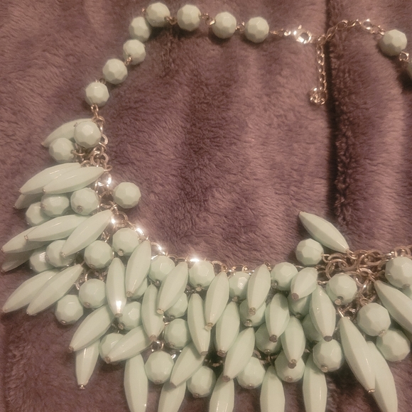 Avon statement necklace. Teal - Picture 6 of 8